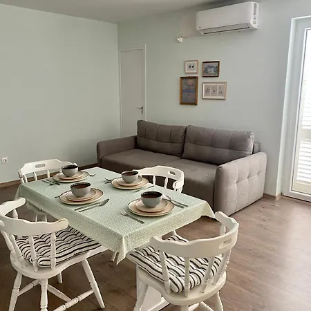 Bed & Breakfast Dalmat House 3*