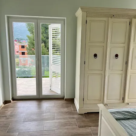 Dalmat House 3*