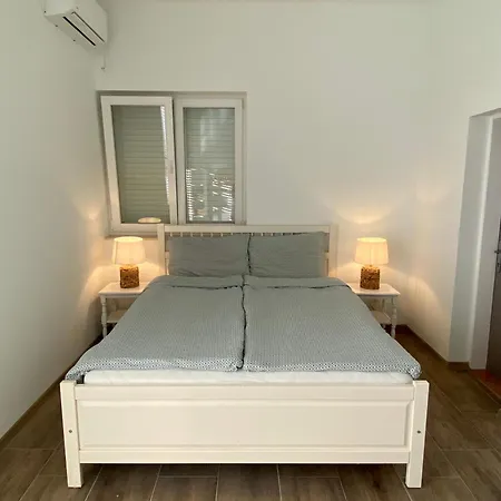 Dalmat House Couette-café 3*