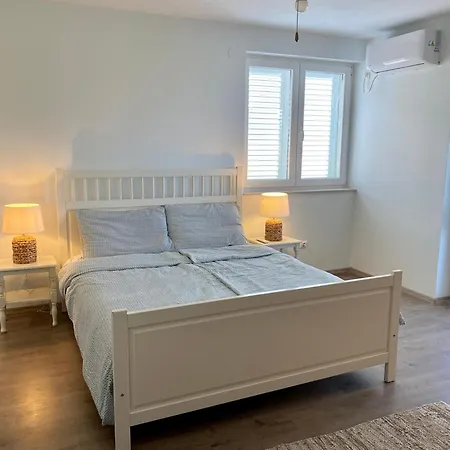 住宿加早餐酒店 Dalmat House 奥瑞比克