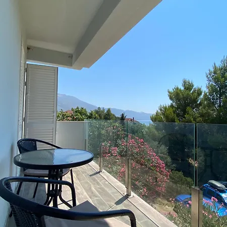Dalmat House 3*