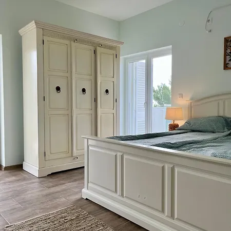 Dalmat House Bed & Breakfast