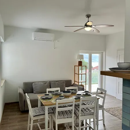 Bed & Breakfast Dalmat House